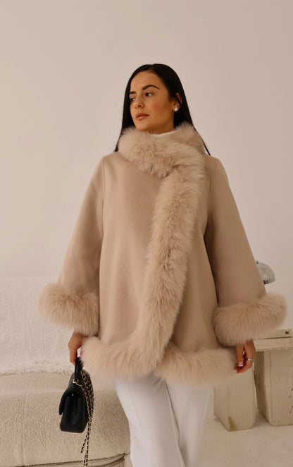 Il cappotto con rifiniture in pelliccia Genevieve